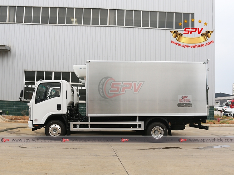 5 Tons Refrigerator Truck ISUZU - Left Side View